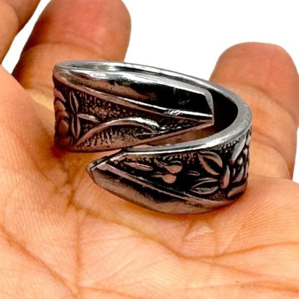 Floral Roses Artisan Ring - Upcycled Silverware - Japan National Stainless Sz 7 - Picture 2 of 15